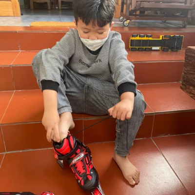 [Tặng Bảo Vệ Hoặc Túi] Giày Patin Trẻ Em Cougar 835LSG, Bánh Đầu Có Đèn Phát Sáng, Có Nút Chỉnh Size