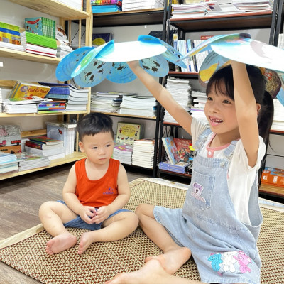 Sách cho bé - Vòng Đời Kỳ Diệu - Sâu Nhỏ Hoá Bướm - Sách tranh, lật mở bông hoa - Khám phá tự nhiên